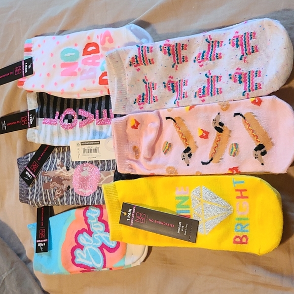 No Boundaries Accessories - NWT 7Prs of NOBO Socks